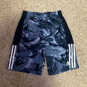 Brand: Adidas - Size: Large (14/16)